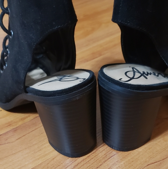 American Rag Bootie - Picture 2 of 7